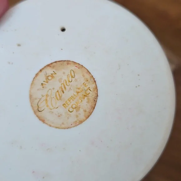 Vintage Avon Cameo Solid Perfume Compact - Picture 4 of 9